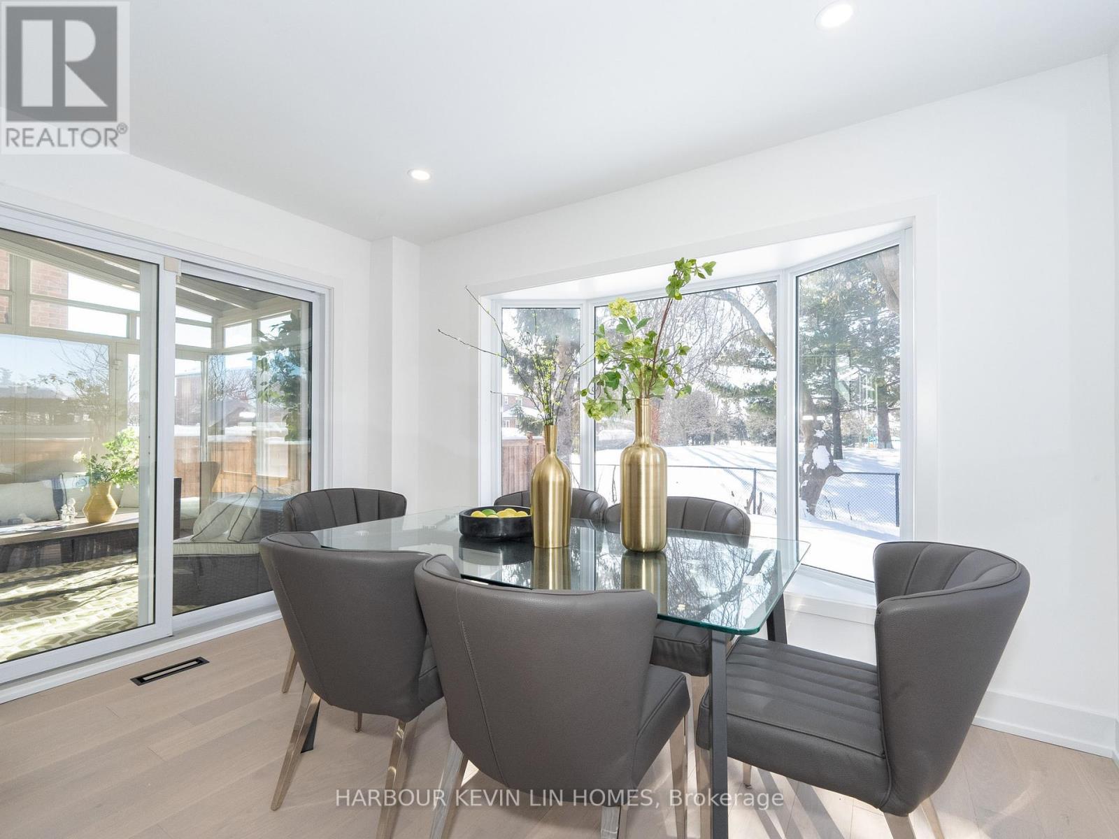 Photo 14 of 617 Chancellor Drive, Vaughan ON