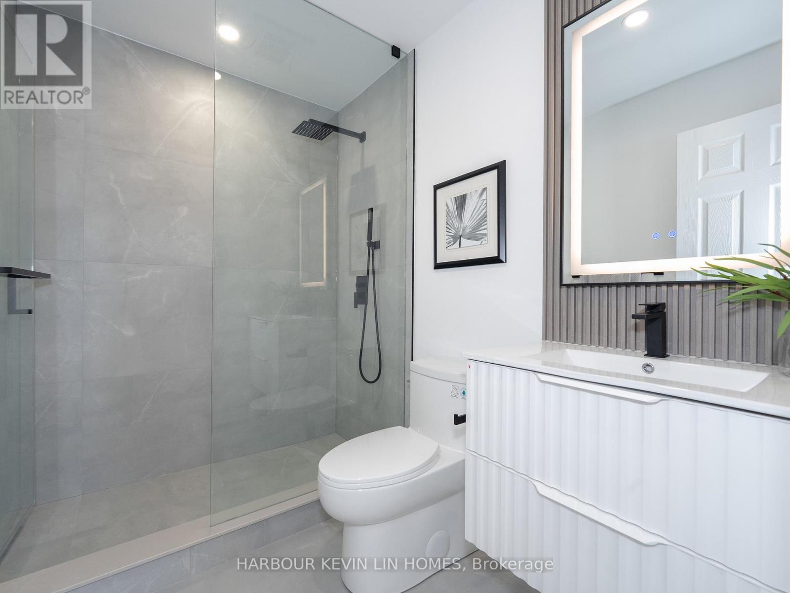 Photo 21 of 617 Chancellor Drive, Vaughan ON