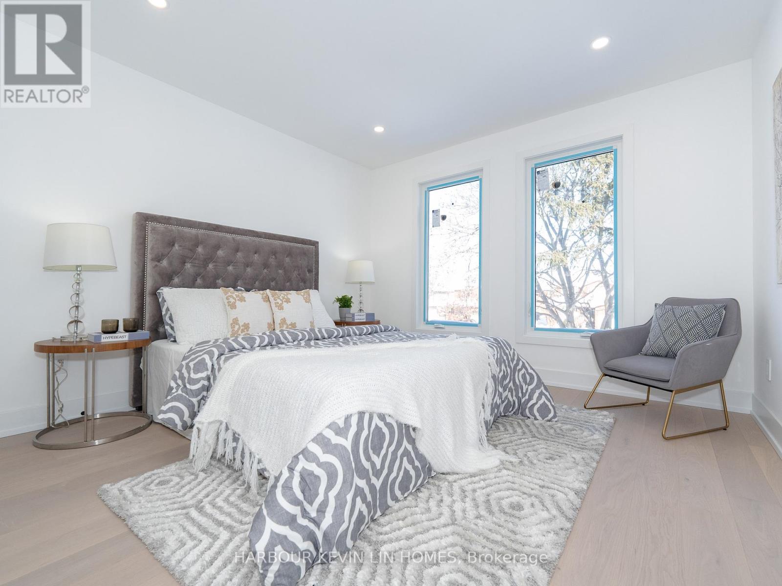 Photo 37 of 617 Chancellor Drive, Vaughan ON