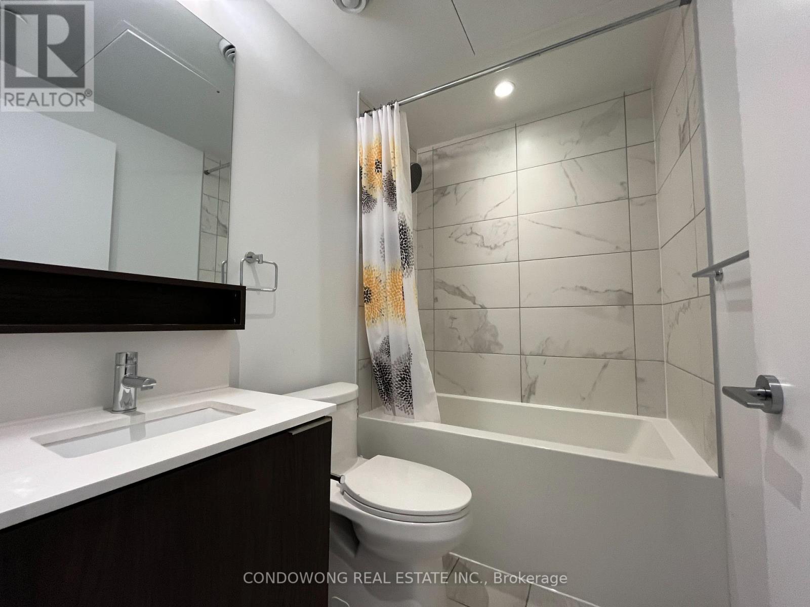 Photo 2 of 507 898 Portage Parkway, Vaughan ON