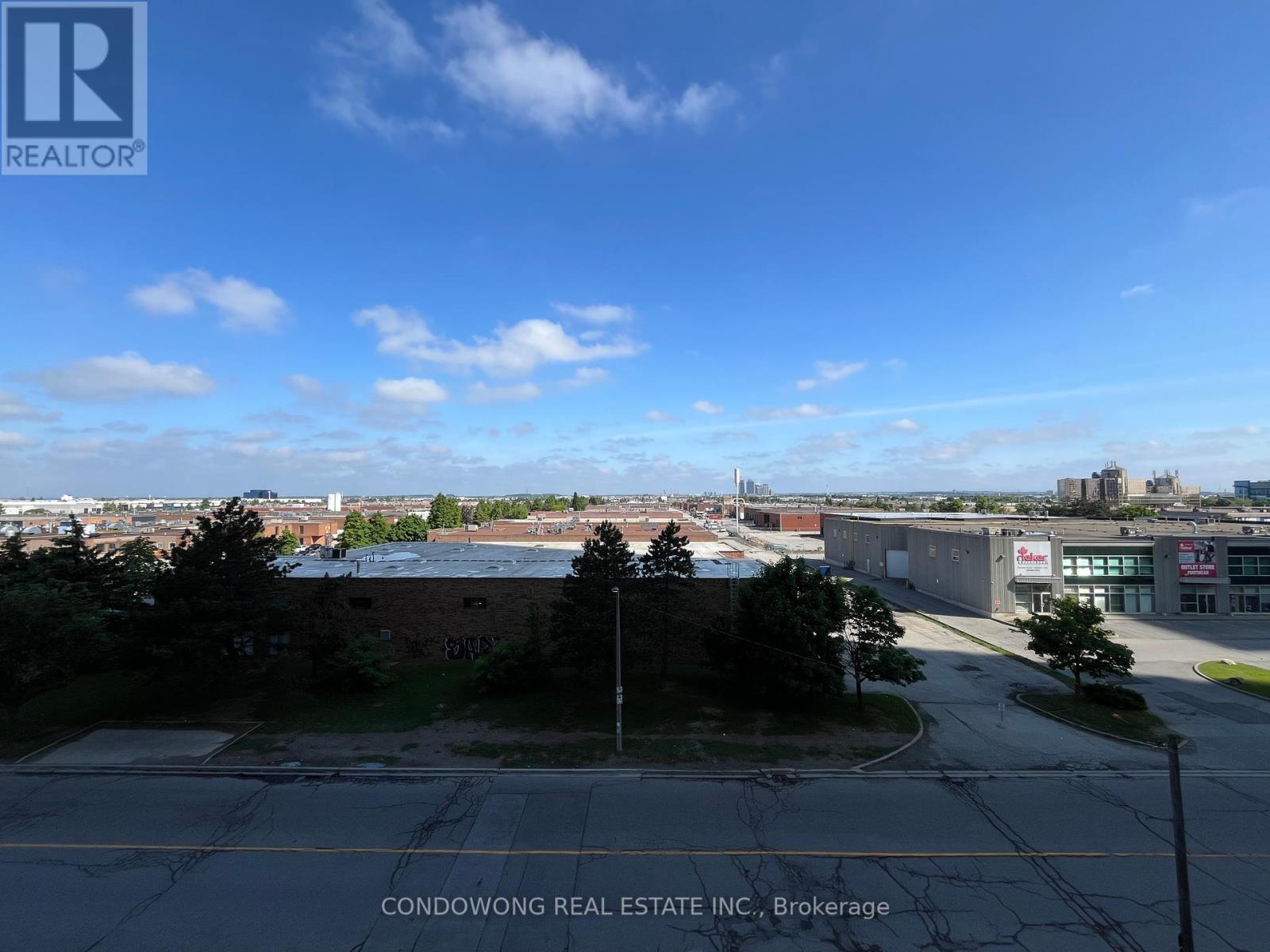 Photo 5 of 507 898 Portage Parkway, Vaughan ON