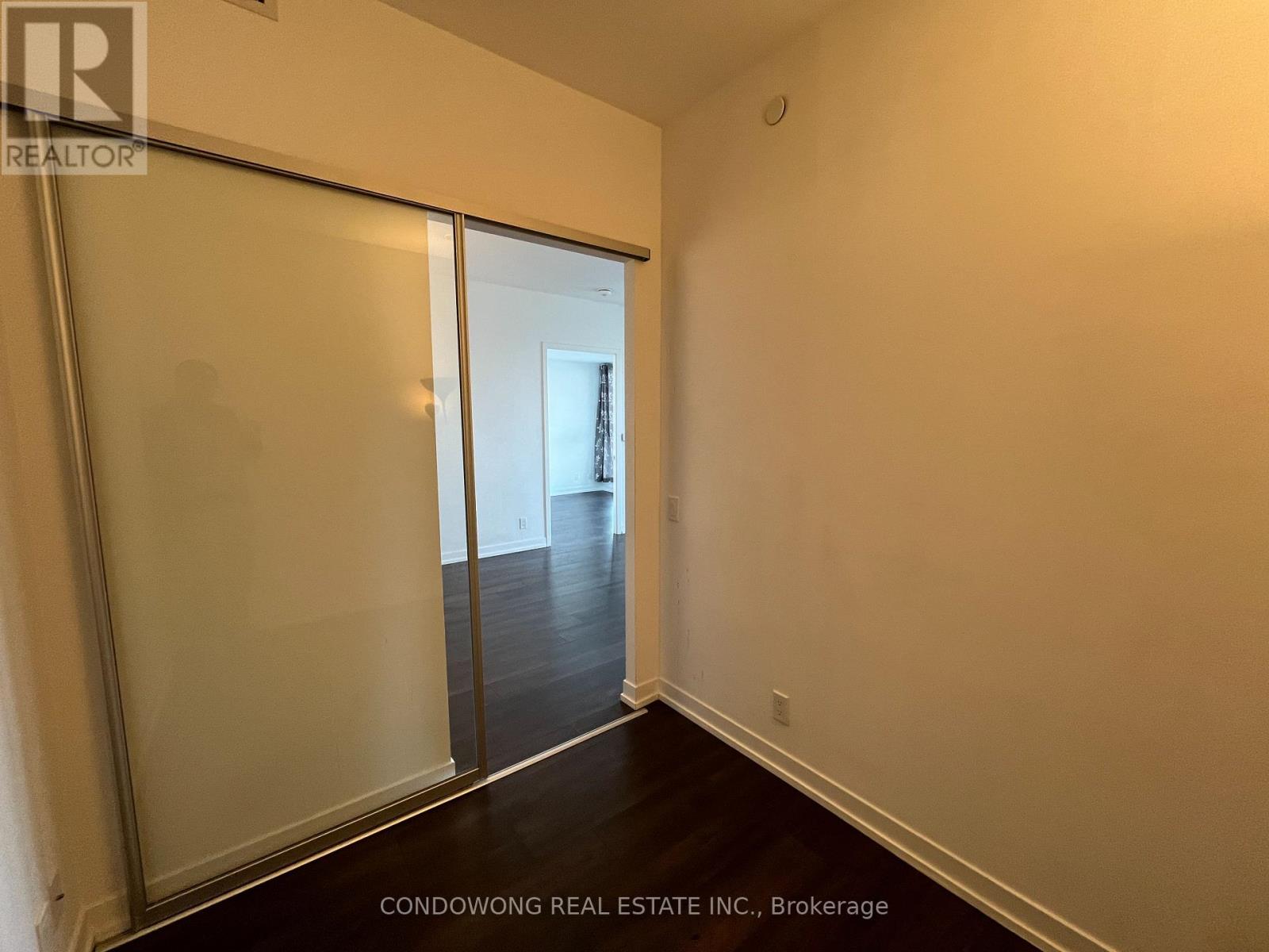 Photo 3 of 507 898 Portage Parkway, Vaughan ON