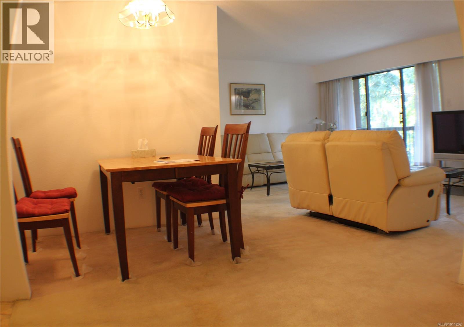 311 1009 McKenzie Avenue, Saanich