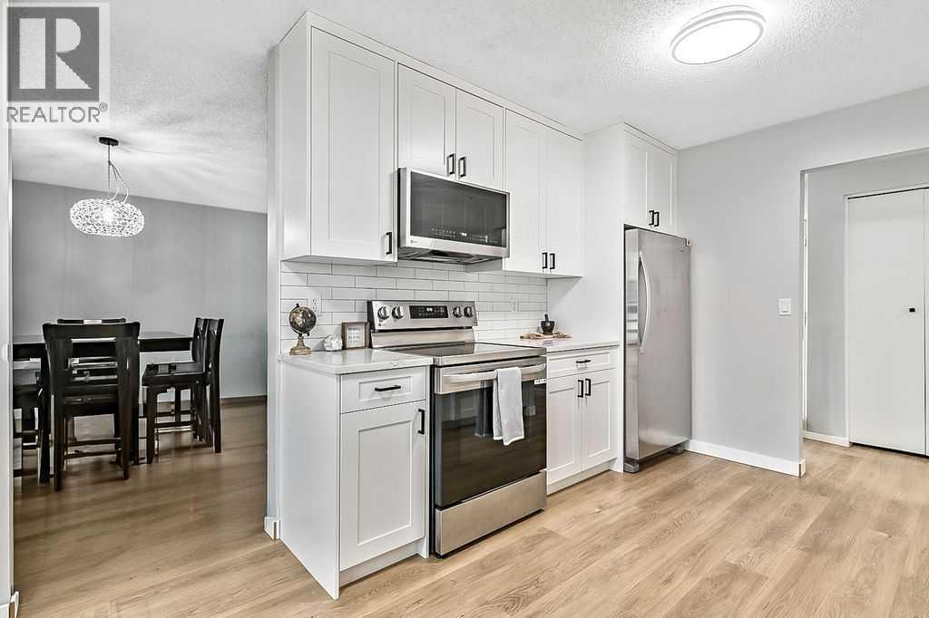 Photo 10 of 127 Thorson Crescent, Okotoks AB