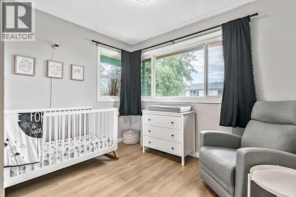 Photo 17 of 127 Thorson Crescent, Okotoks AB