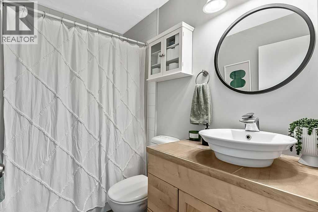 Photo 34 of 127 Thorson Crescent, Okotoks AB