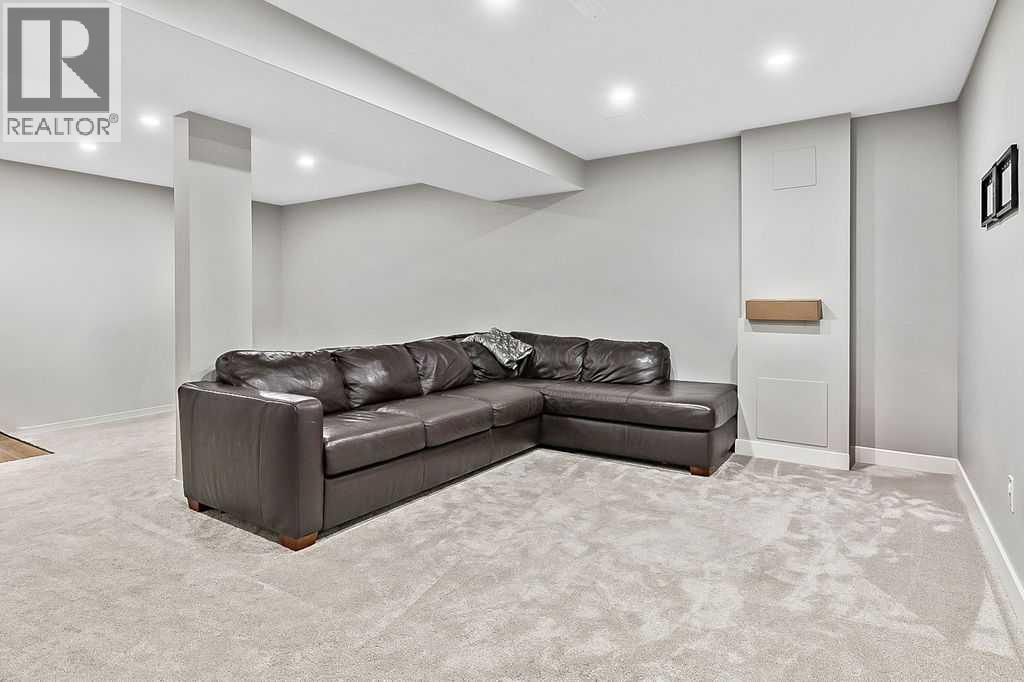 Photo 18 of 127 Thorson Crescent, Okotoks AB