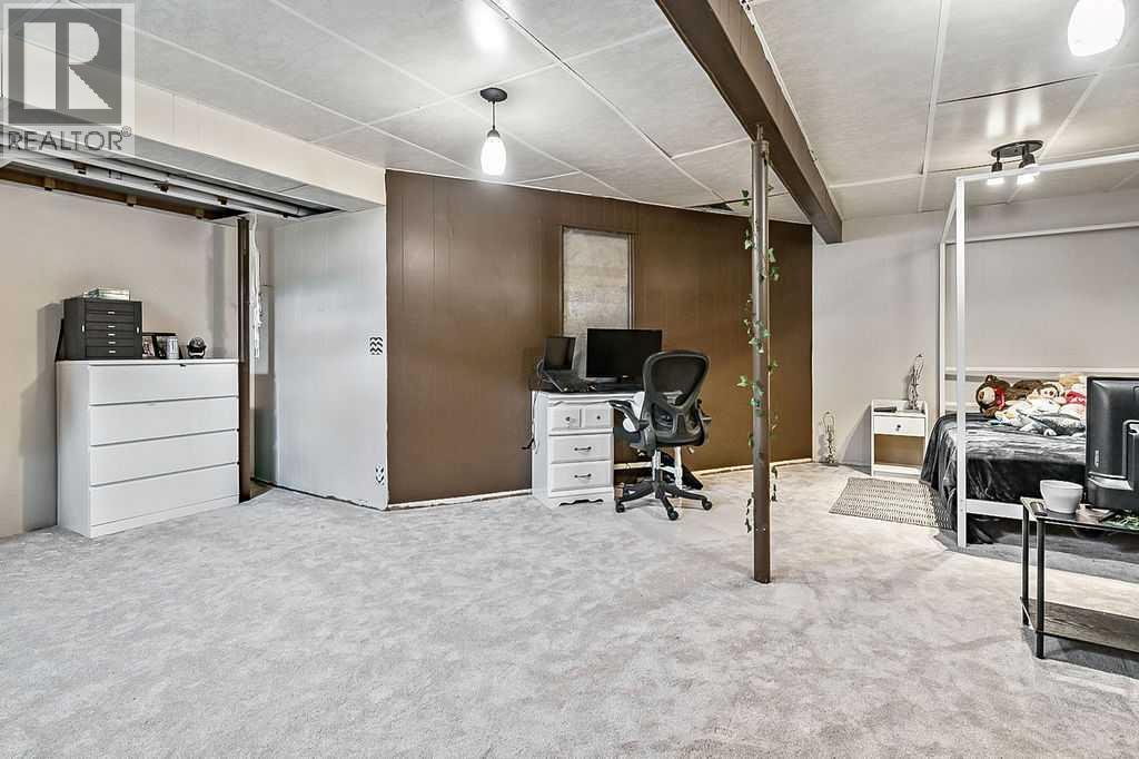 Photo 11 of 127 Thorson Crescent, Okotoks AB