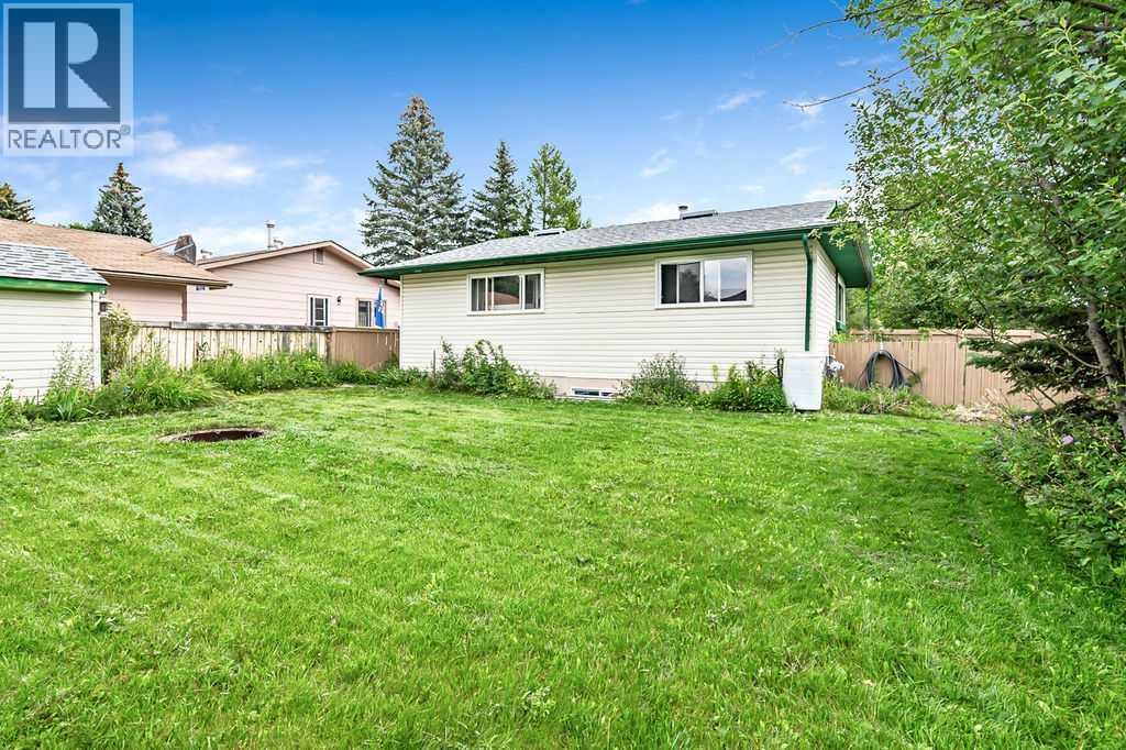 Photo 8 of 127 Thorson Crescent, Okotoks AB