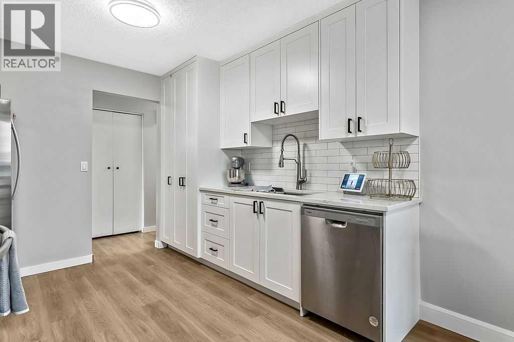 Photo 23 of 127 Thorson Crescent, Okotoks AB