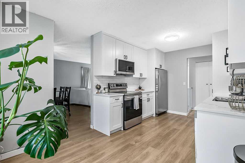 Photo 20 of 127 Thorson Crescent, Okotoks AB