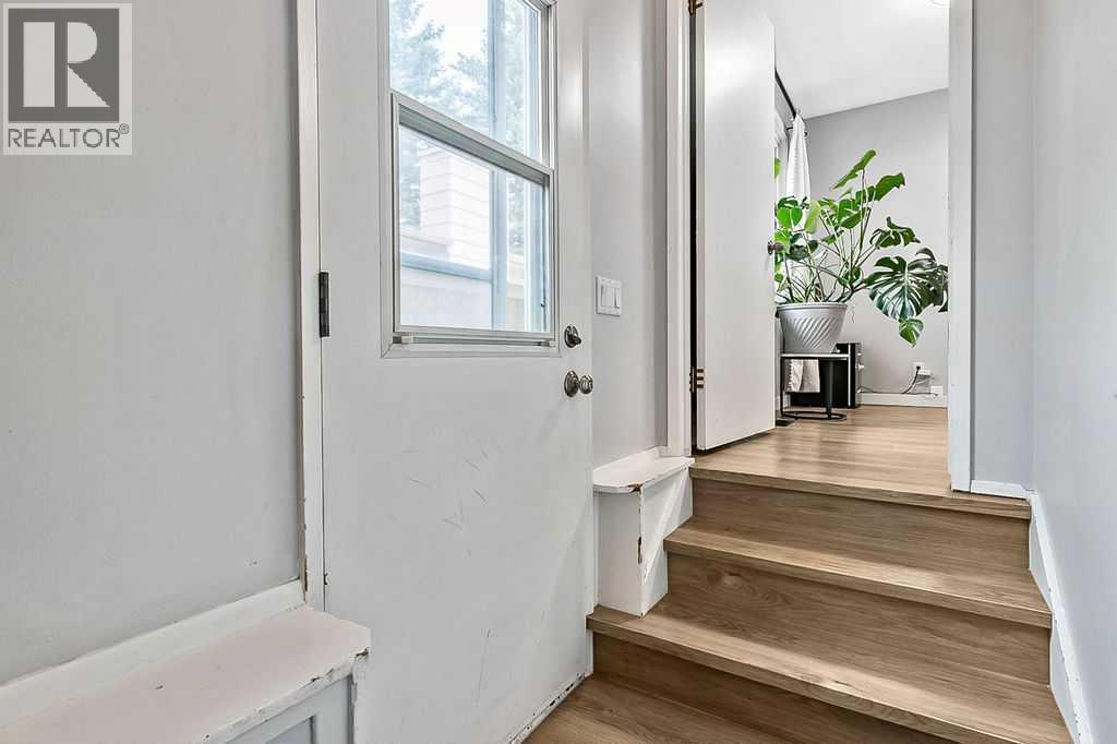 Photo 16 of 127 Thorson Crescent, Okotoks AB