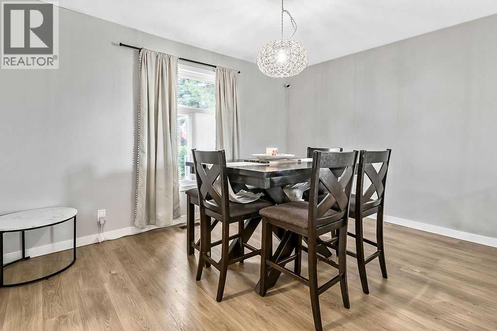 Photo 12 of 127 Thorson Crescent, Okotoks AB