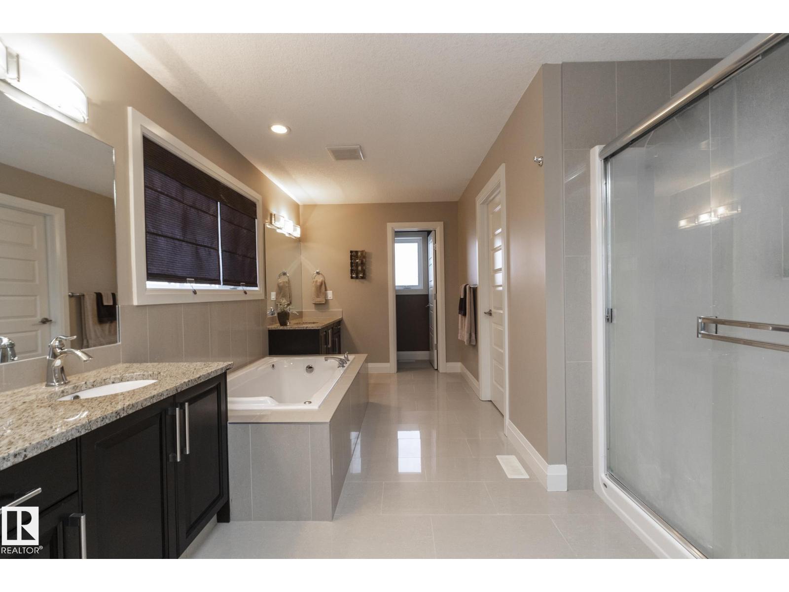 Photo 8 of 2252 Cameron Ravine Co Nw, Edmonton AB
