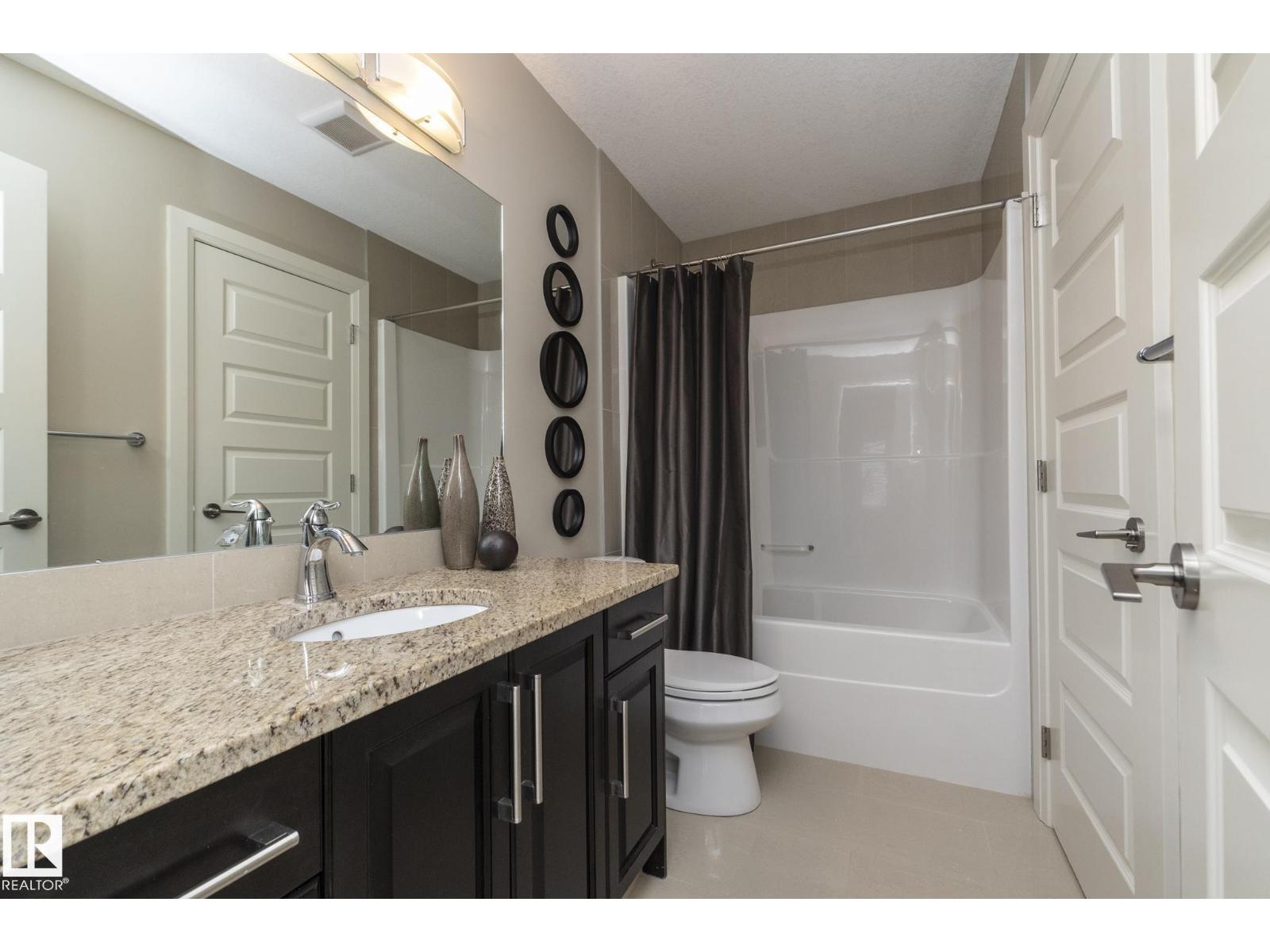 Photo 12 of 2252 Cameron Ravine Co Nw, Edmonton AB