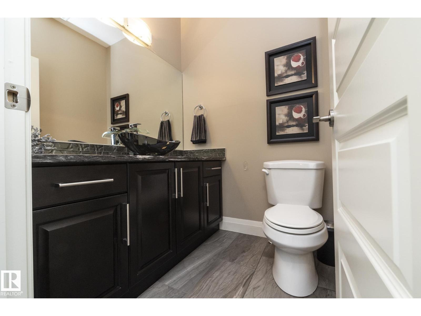 Photo 9 of 2252 Cameron Ravine Co Nw, Edmonton AB