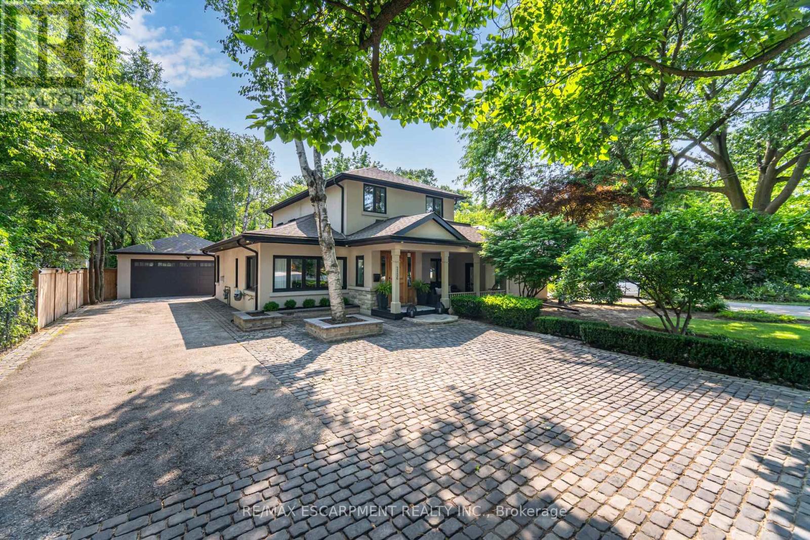 Photo 2 of 2126 Grange Drive, Mississauga ON