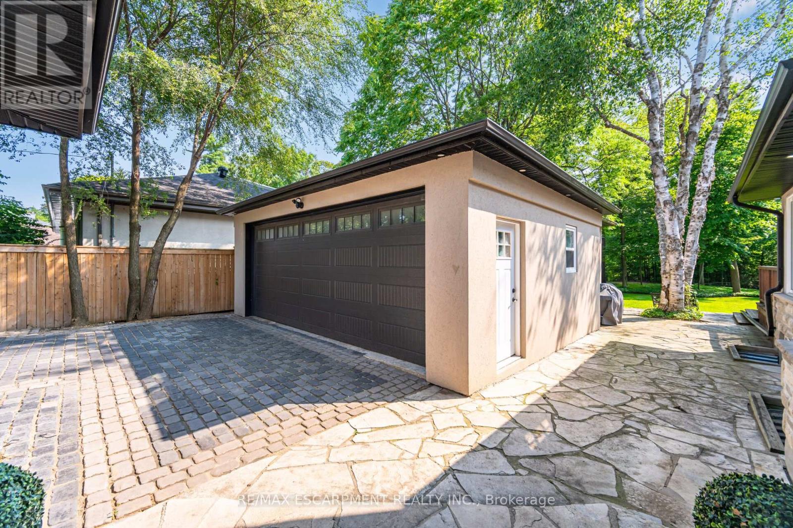 Photo 16 of 2126 Grange Drive, Mississauga ON