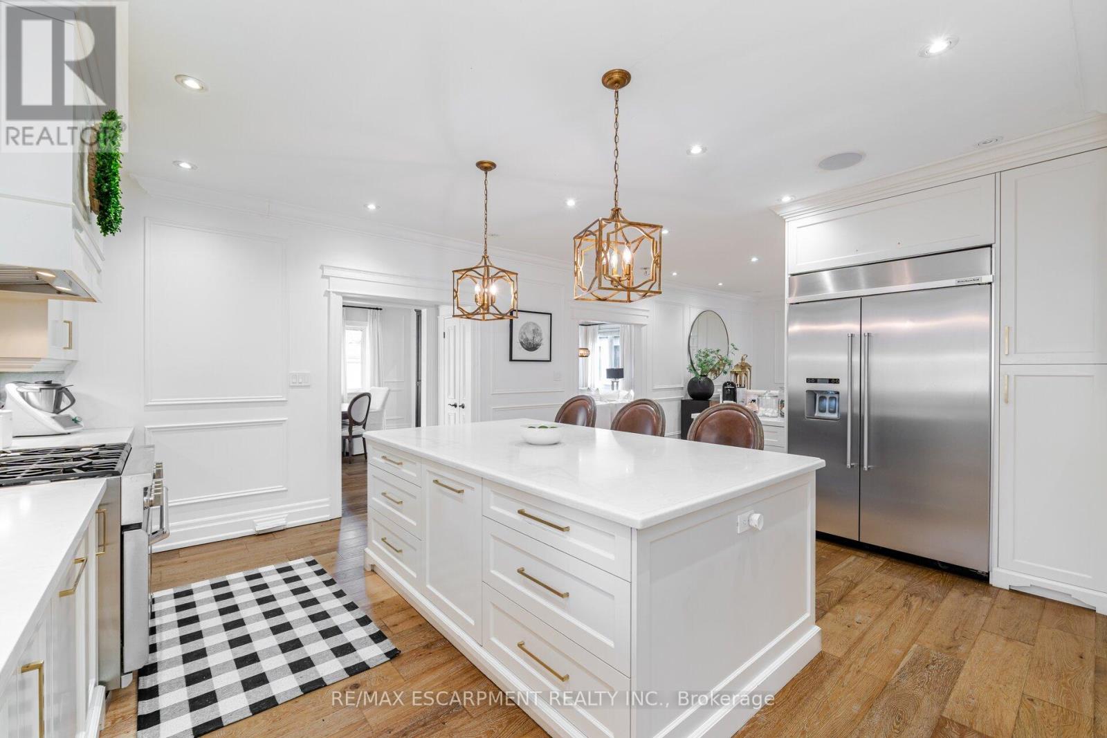 Photo 3 of 2126 Grange Drive, Mississauga ON