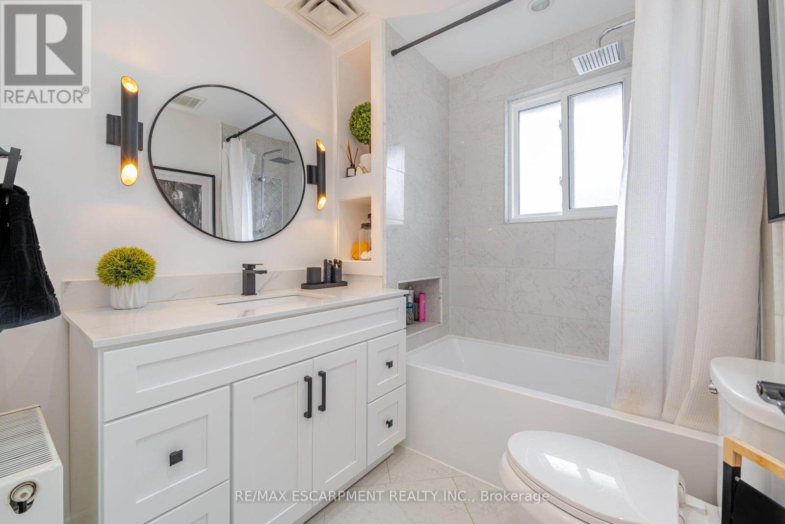 Photo 19 of 2126 Grange Drive, Mississauga ON