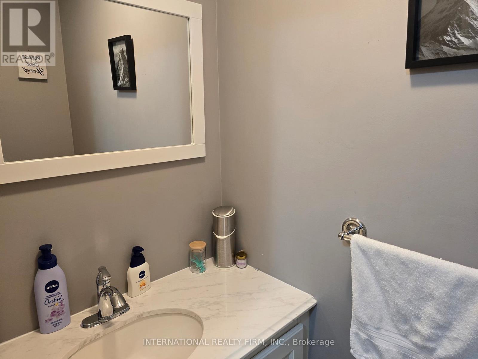 Photo 16 of 32 600 Silver Creek Boulevard, Mississauga ON