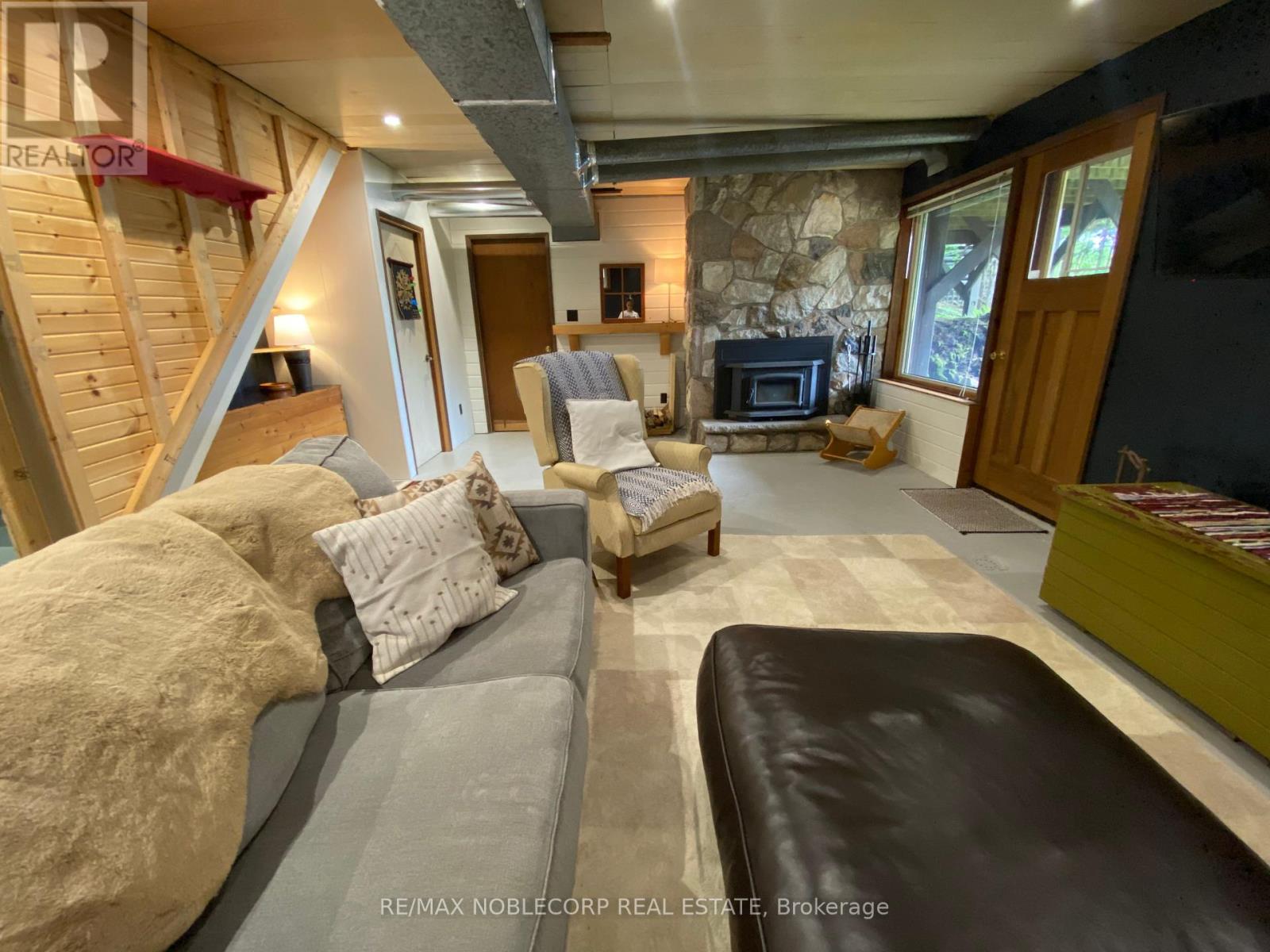 Photo 35 of 1012 1008 Coulson Lane, Highlands East ON