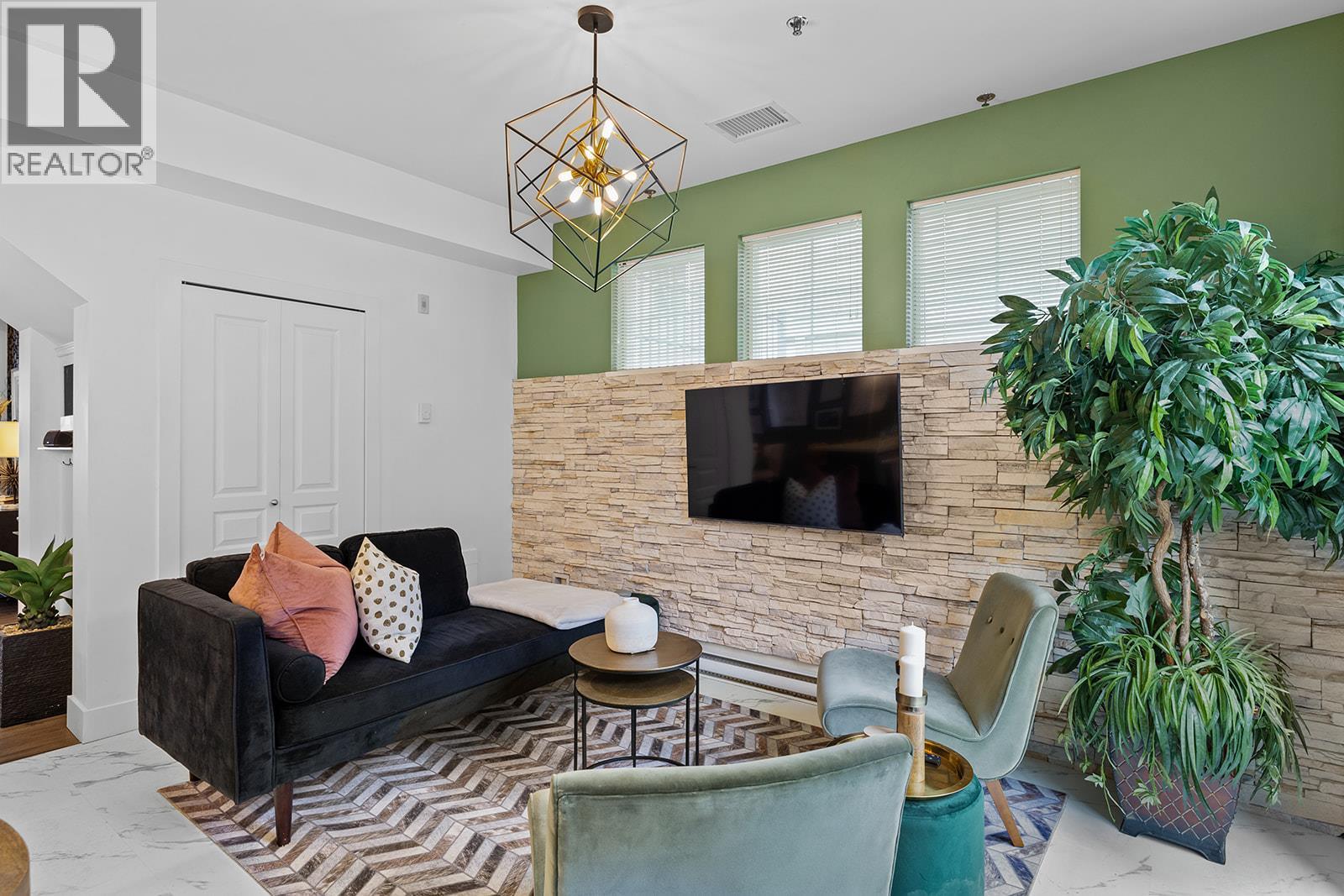  1123 Sunset Drive, Kelowna