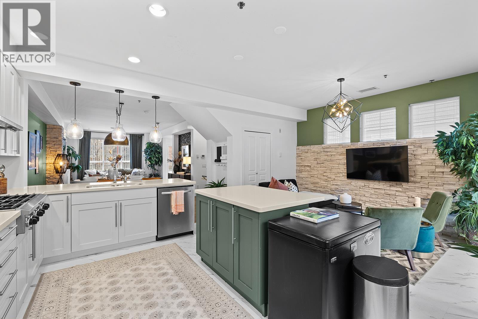  1123 Sunset Drive, Kelowna