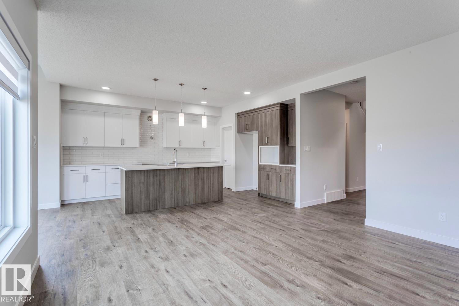 Photo 26 of 19011 20 Av Nw, Edmonton AB