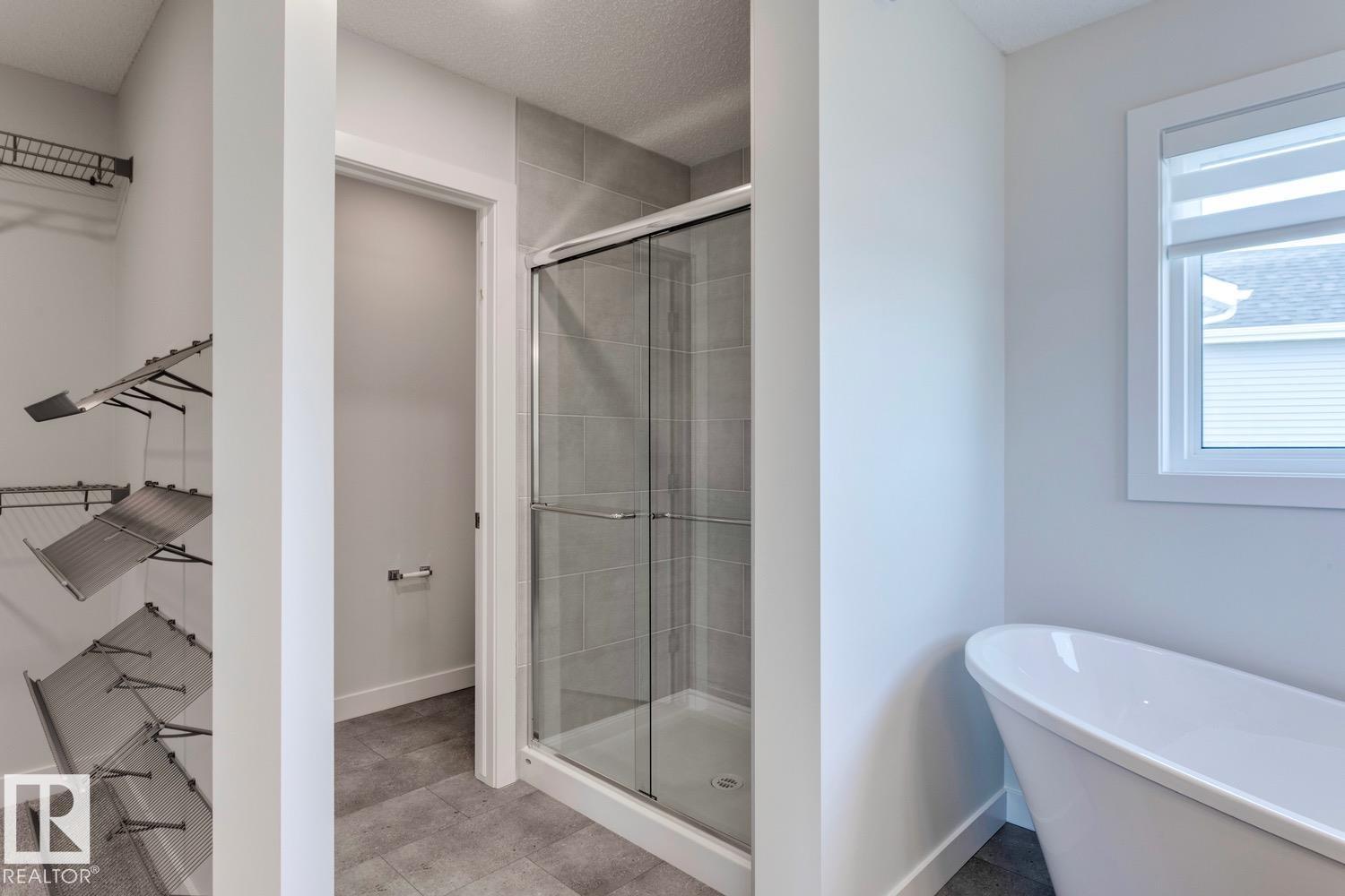 Photo 14 of 19011 20 Av Nw, Edmonton AB