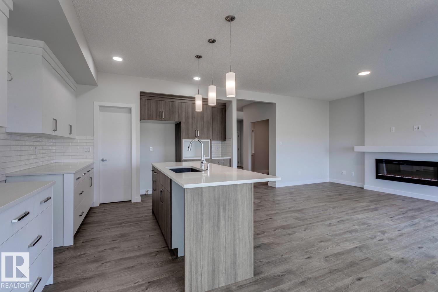 Photo 30 of 19011 20 Av Nw, Edmonton AB