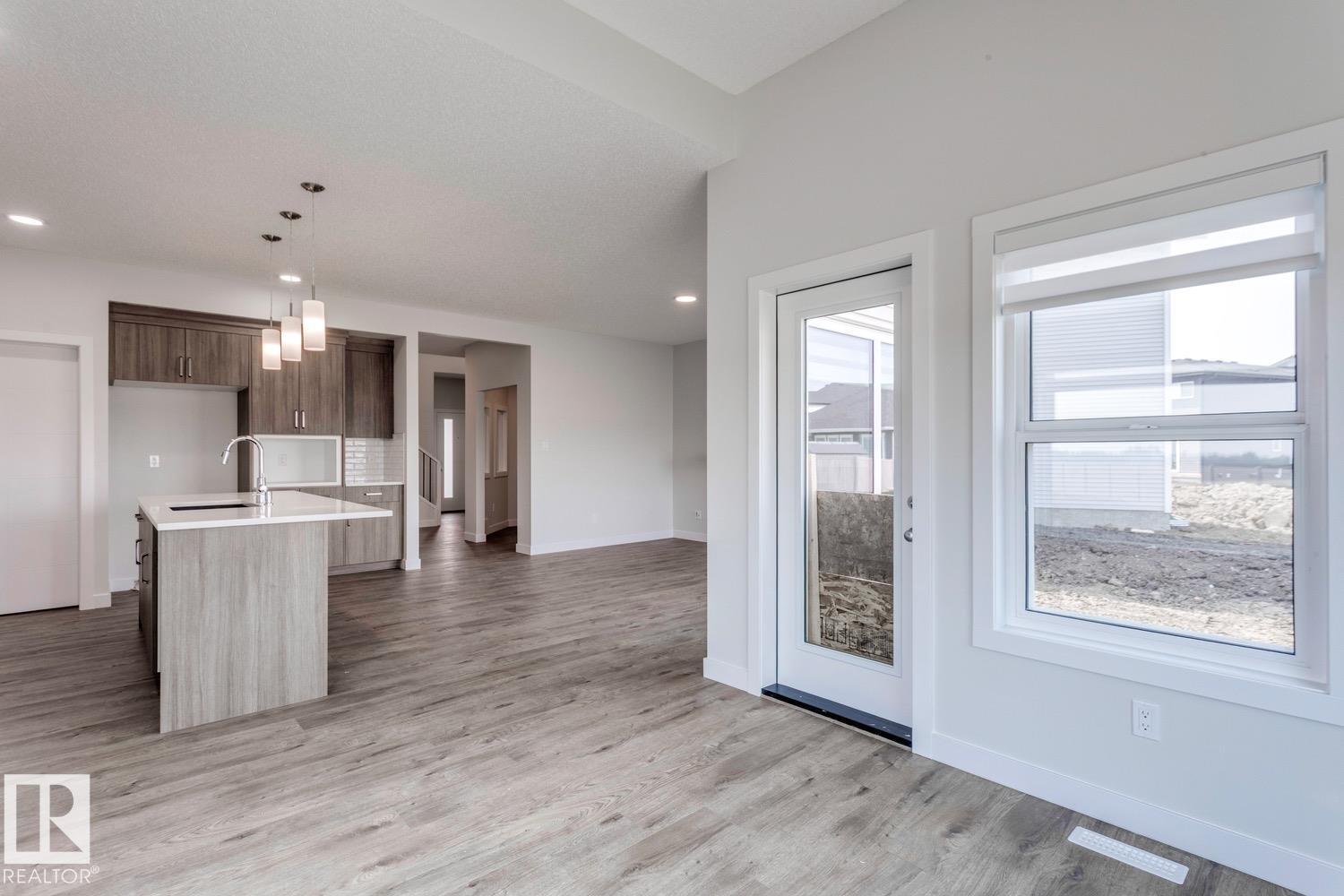 Photo 32 of 19011 20 Av Nw, Edmonton AB