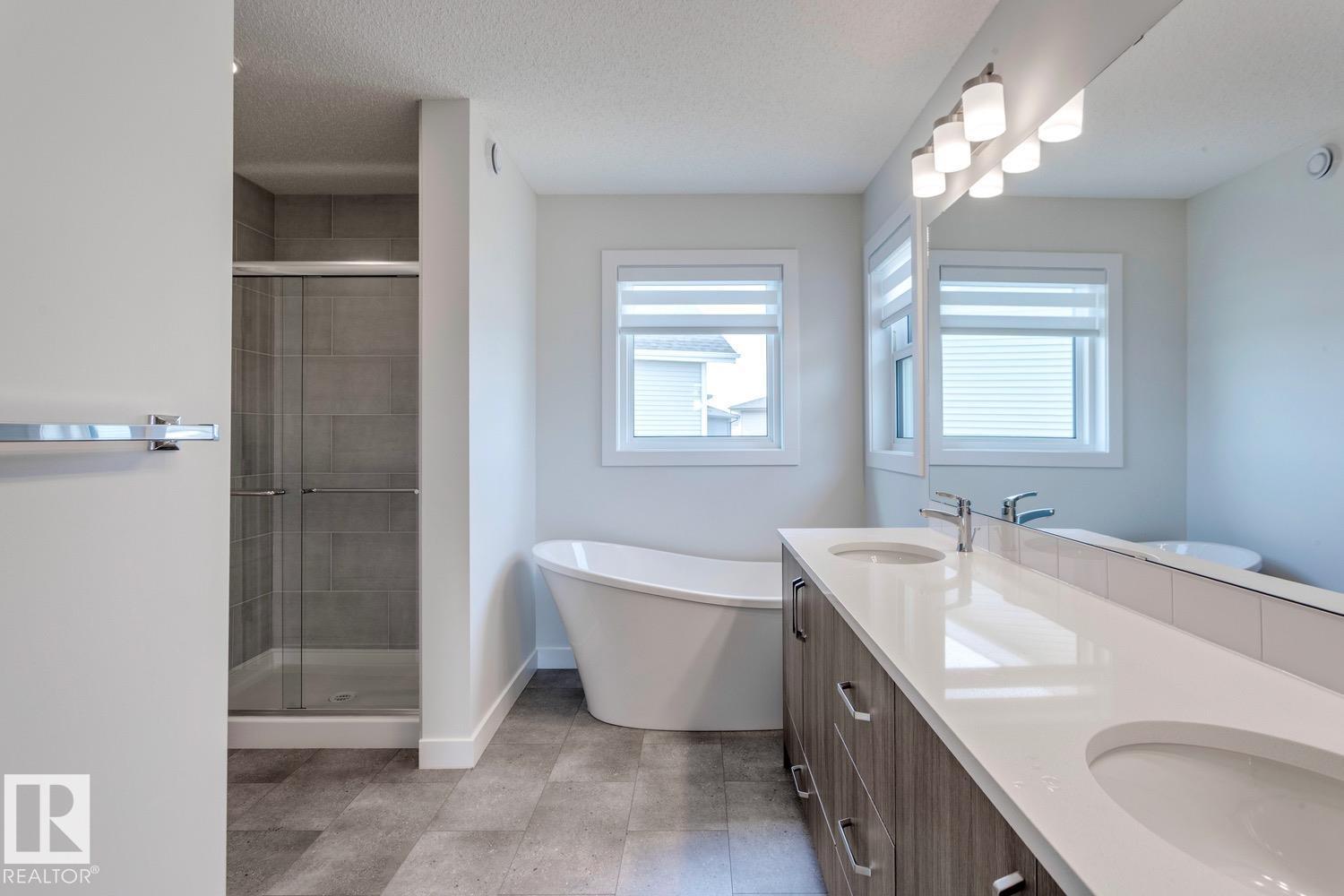 Photo 43 of 19011 20 Av Nw, Edmonton AB