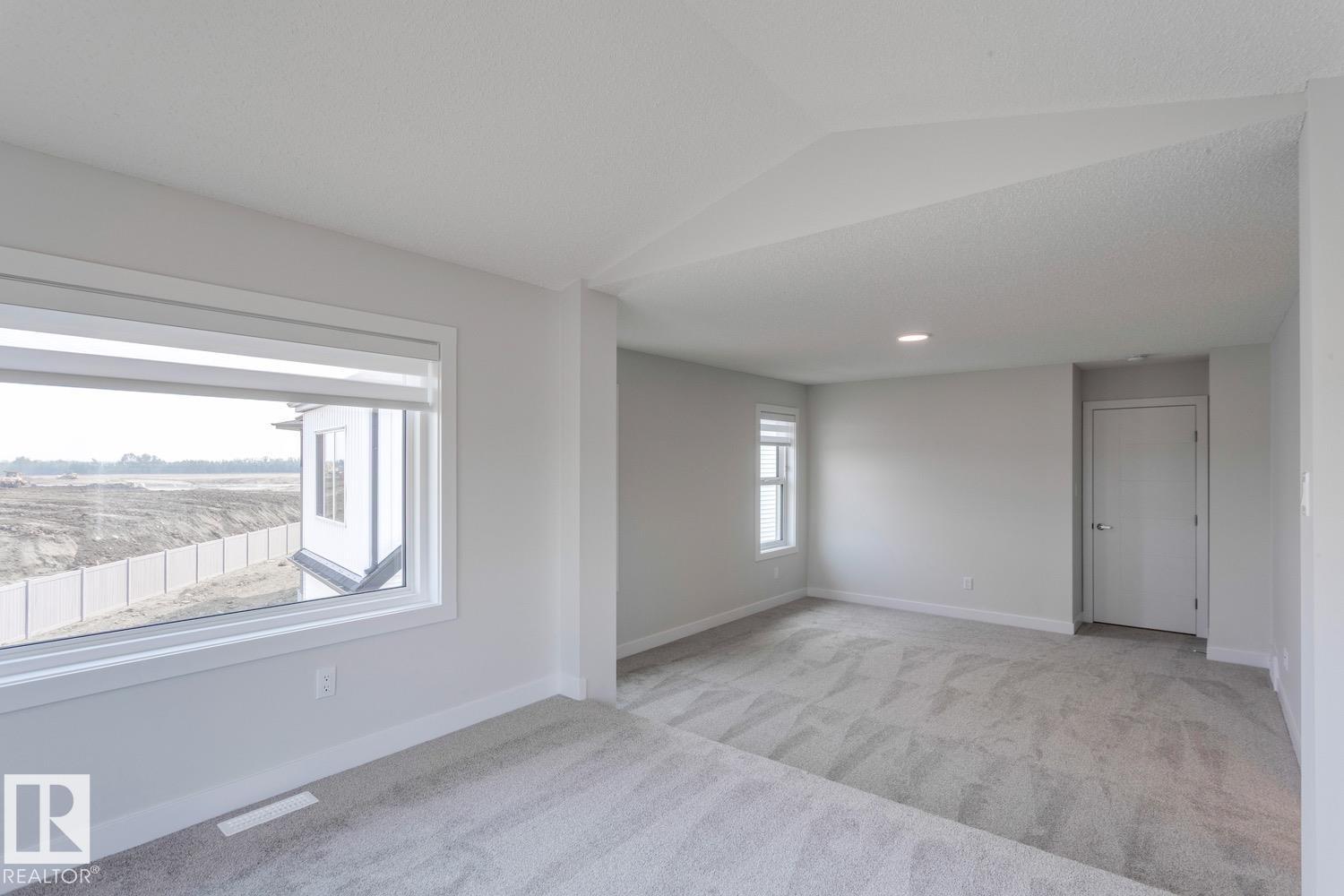 Photo 5 of 19011 20 Av Nw, Edmonton AB