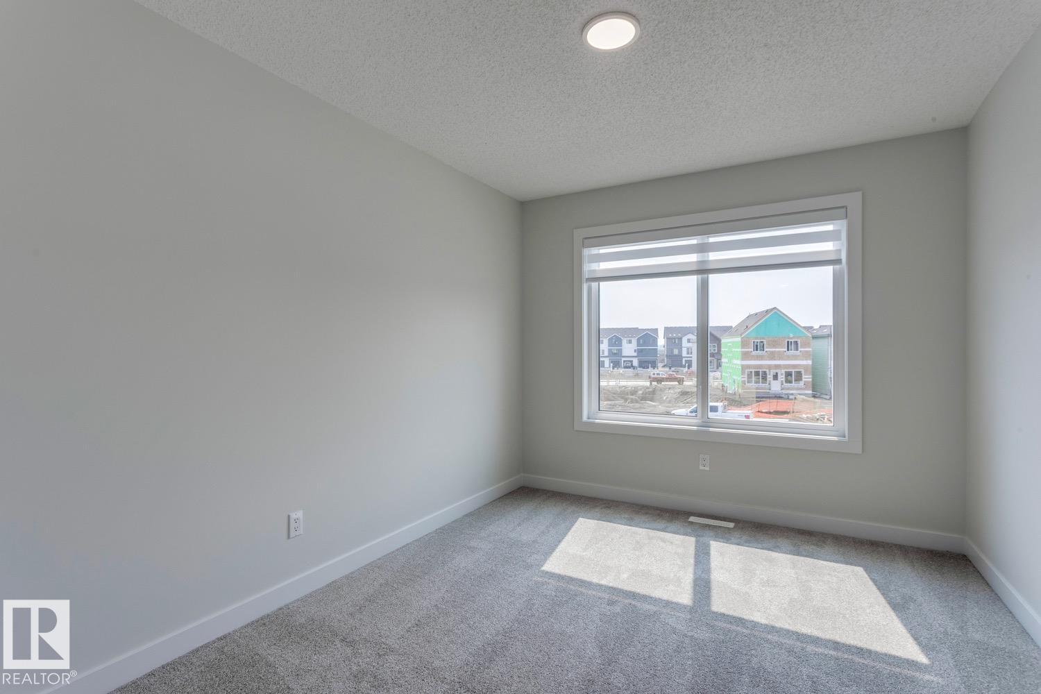Photo 12 of 19011 20 Av Nw, Edmonton AB