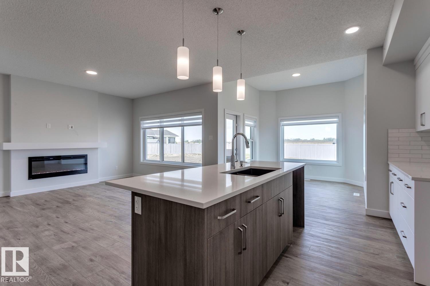 Photo 25 of 19011 20 Av Nw, Edmonton AB