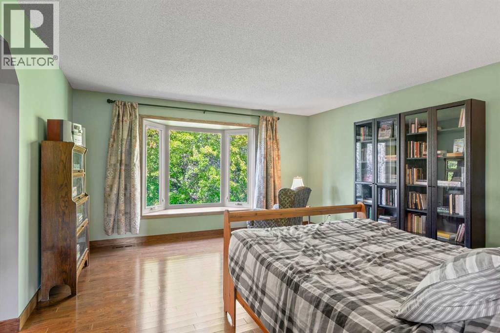 Photo 33 of 2115 Douglasbank Crescent Se, Calgary AB