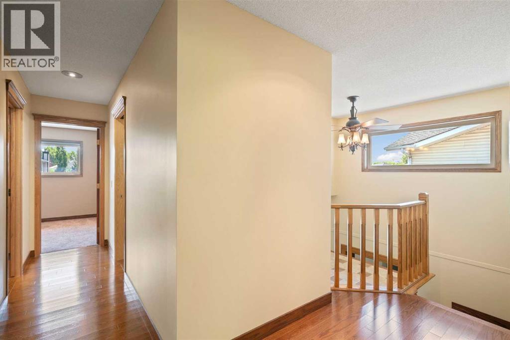 Photo 2 of 2115 Douglasbank Crescent Se, Calgary AB