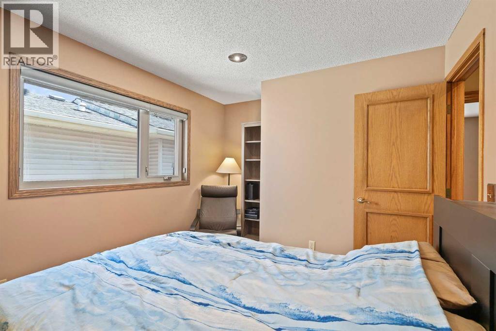 Photo 20 of 2115 Douglasbank Crescent Se, Calgary AB