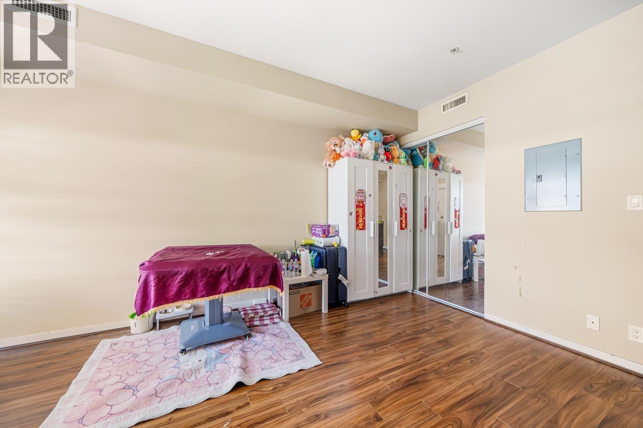 Photo 10 of 686 4133 Stolberg Street, Richmond BC