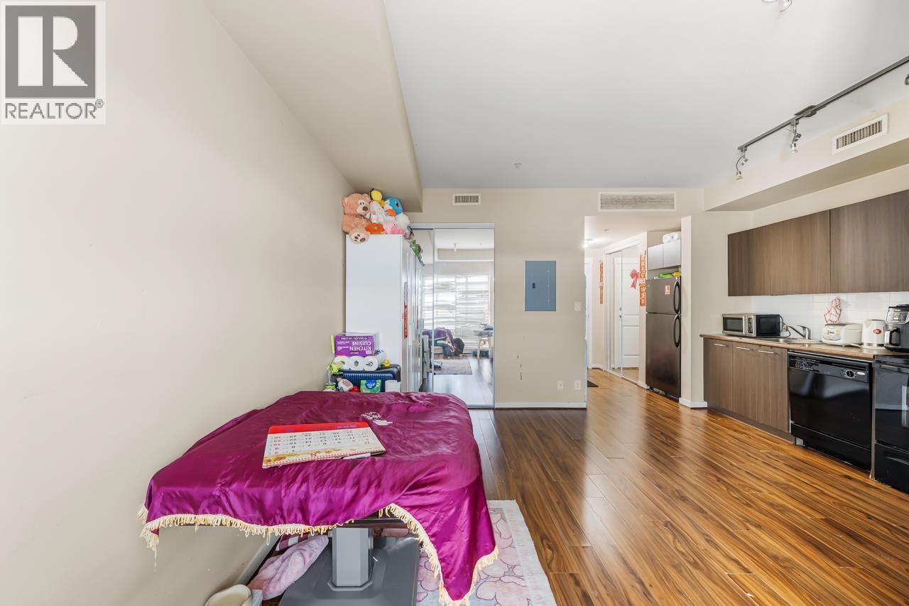 Photo 12 of 686 4133 Stolberg Street, Richmond BC