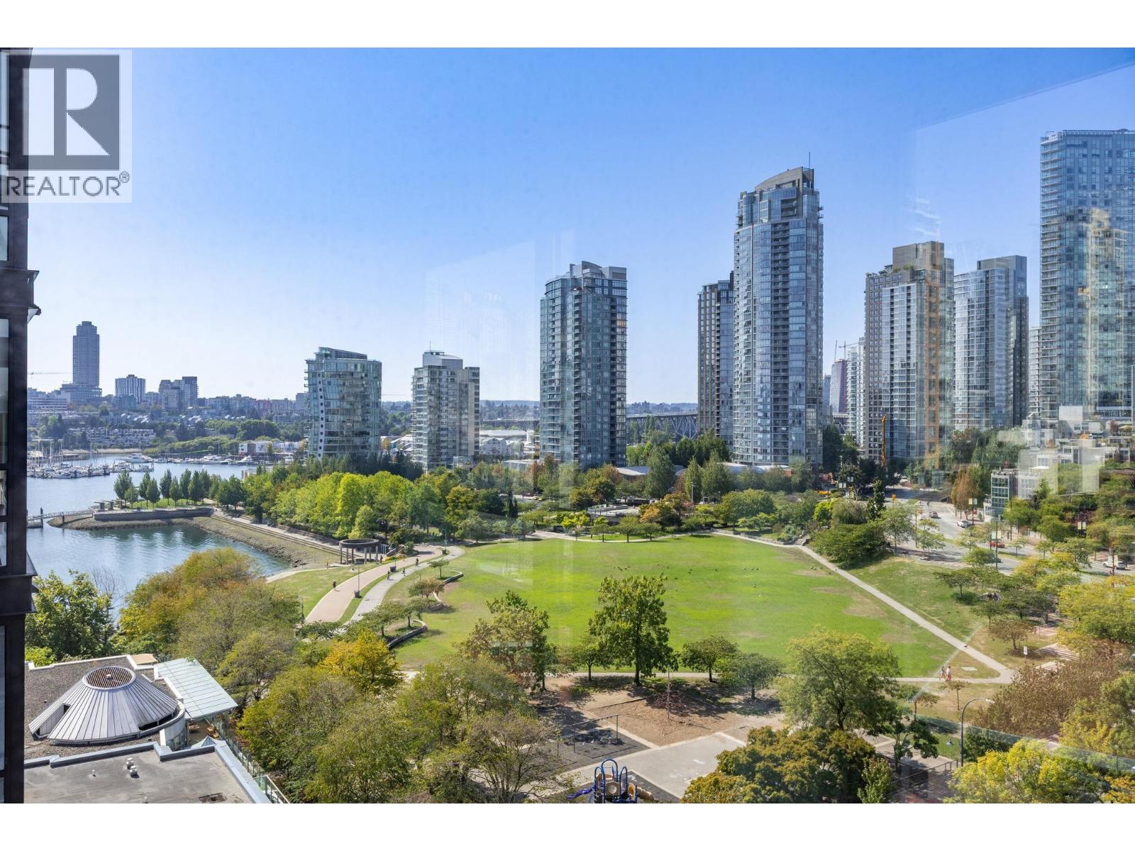 Photo 1 of 15 D 139 Drake Street, Vancouver BC