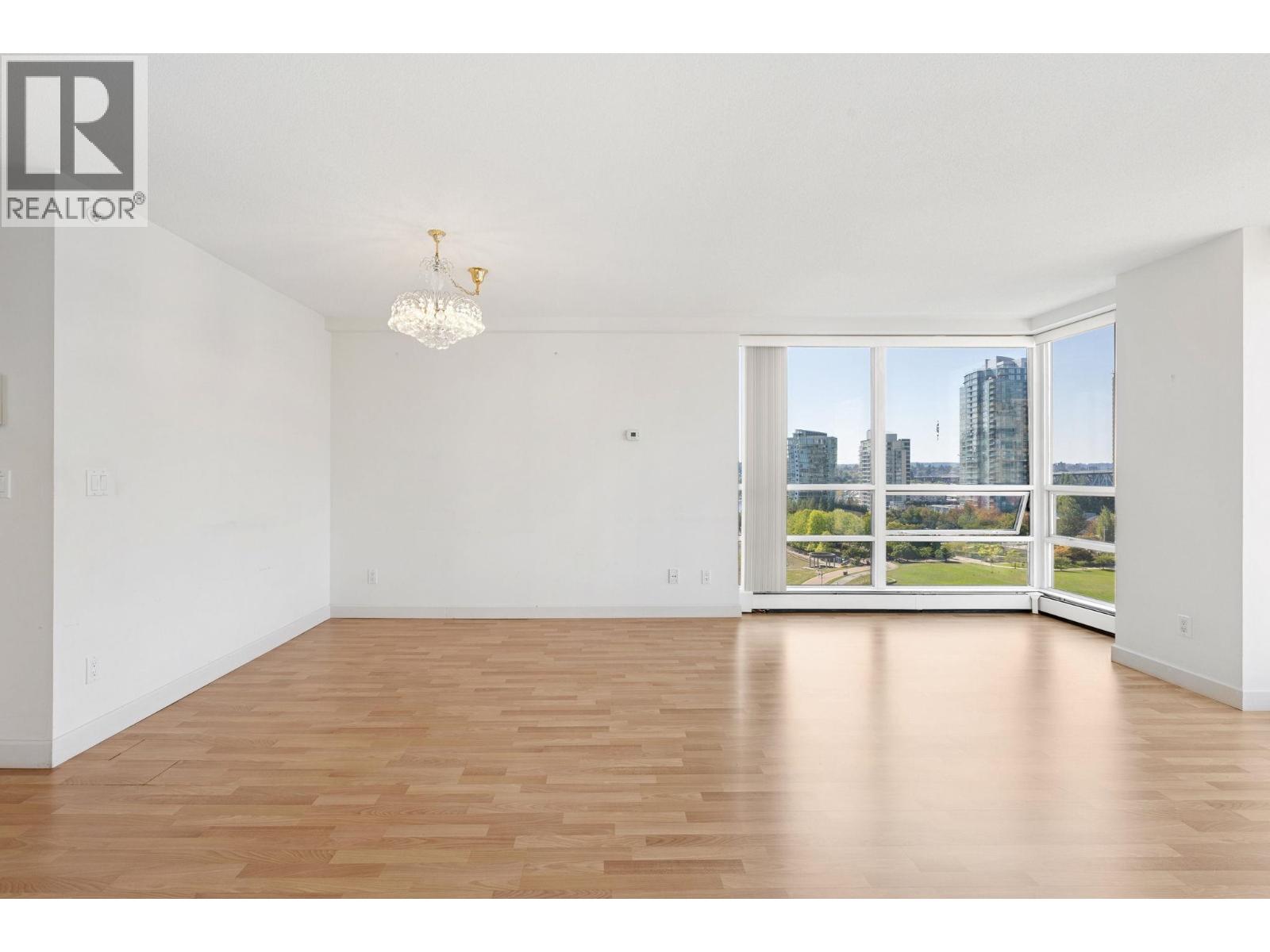Photo 5 of 15 D 139 Drake Street, Vancouver BC
