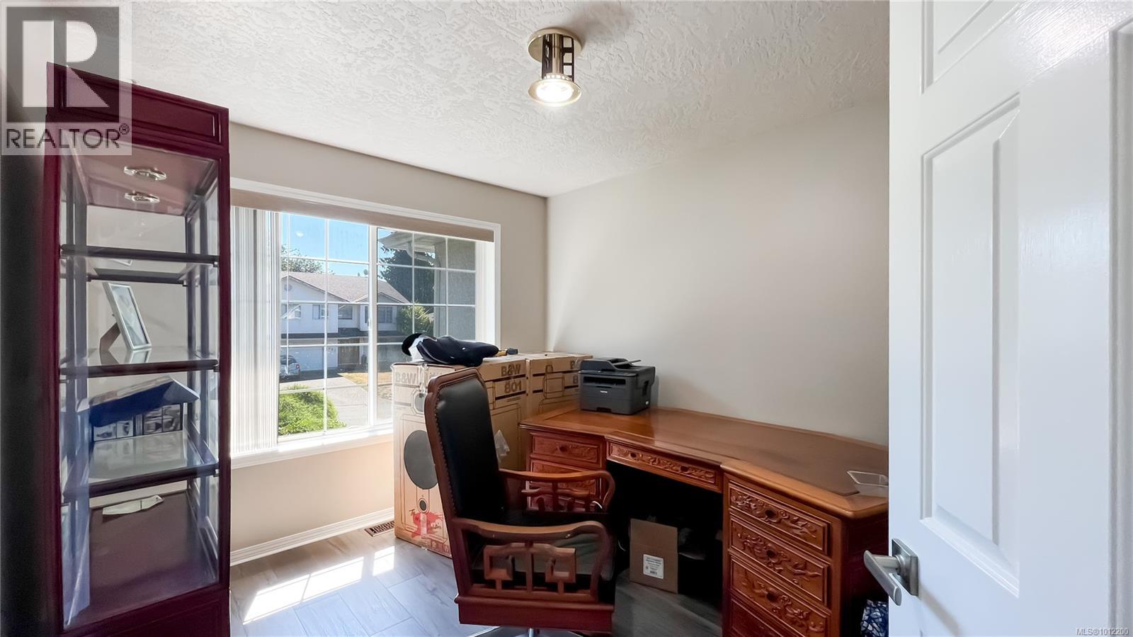 Photo 12 of 1016 Adeline Pl, Saanich BC