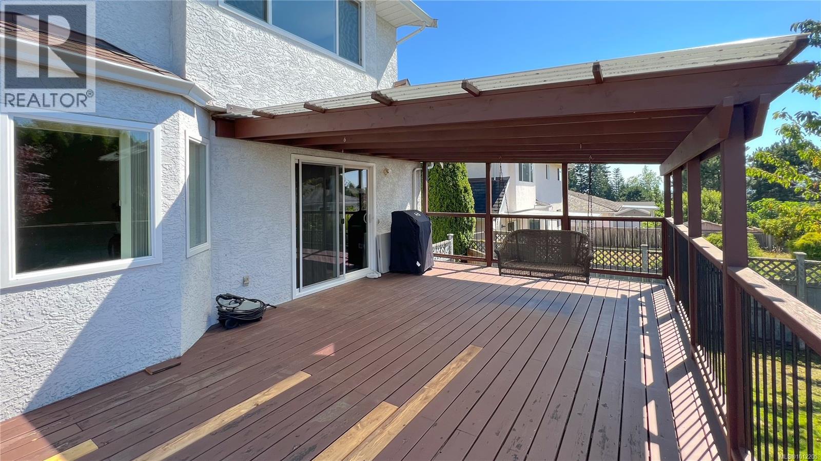 Photo 18 of 1016 Adeline Pl, Saanich BC
