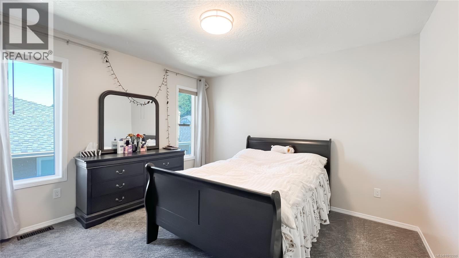 Photo 35 of 1016 Adeline Pl, Saanich BC