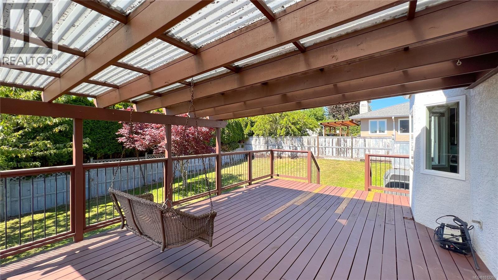 Photo 43 of 1016 Adeline Pl, Saanich BC