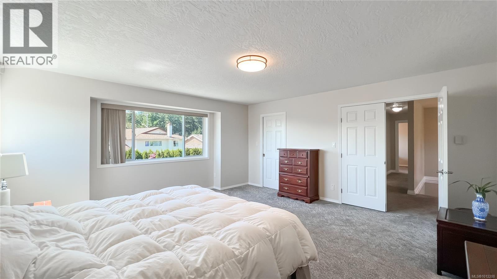 Photo 29 of 1016 Adeline Pl, Saanich BC