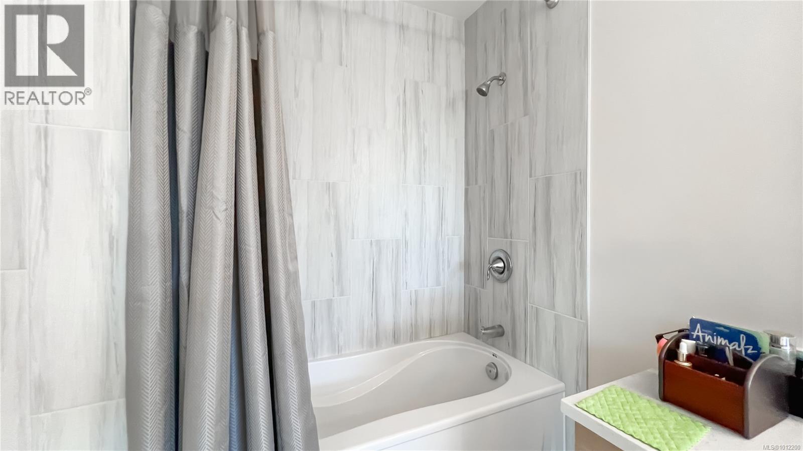 Photo 36 of 1016 Adeline Pl, Saanich BC