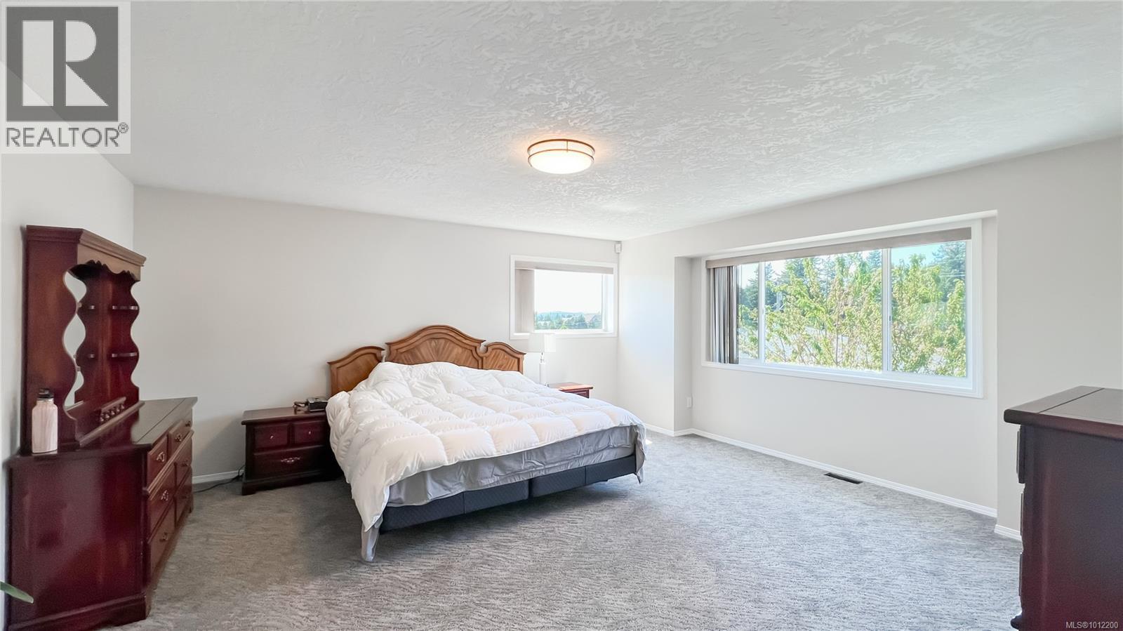 Photo 37 of 1016 Adeline Pl, Saanich BC
